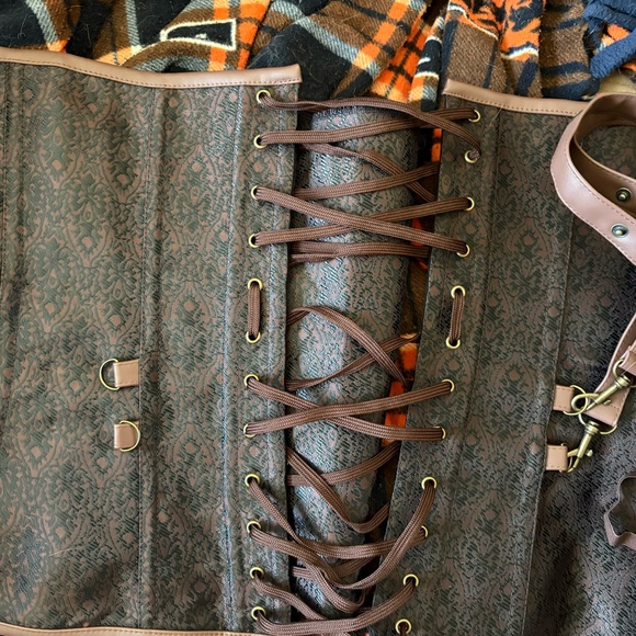 Brown Leather Harness with Gold Accents - Picture 2 of 3